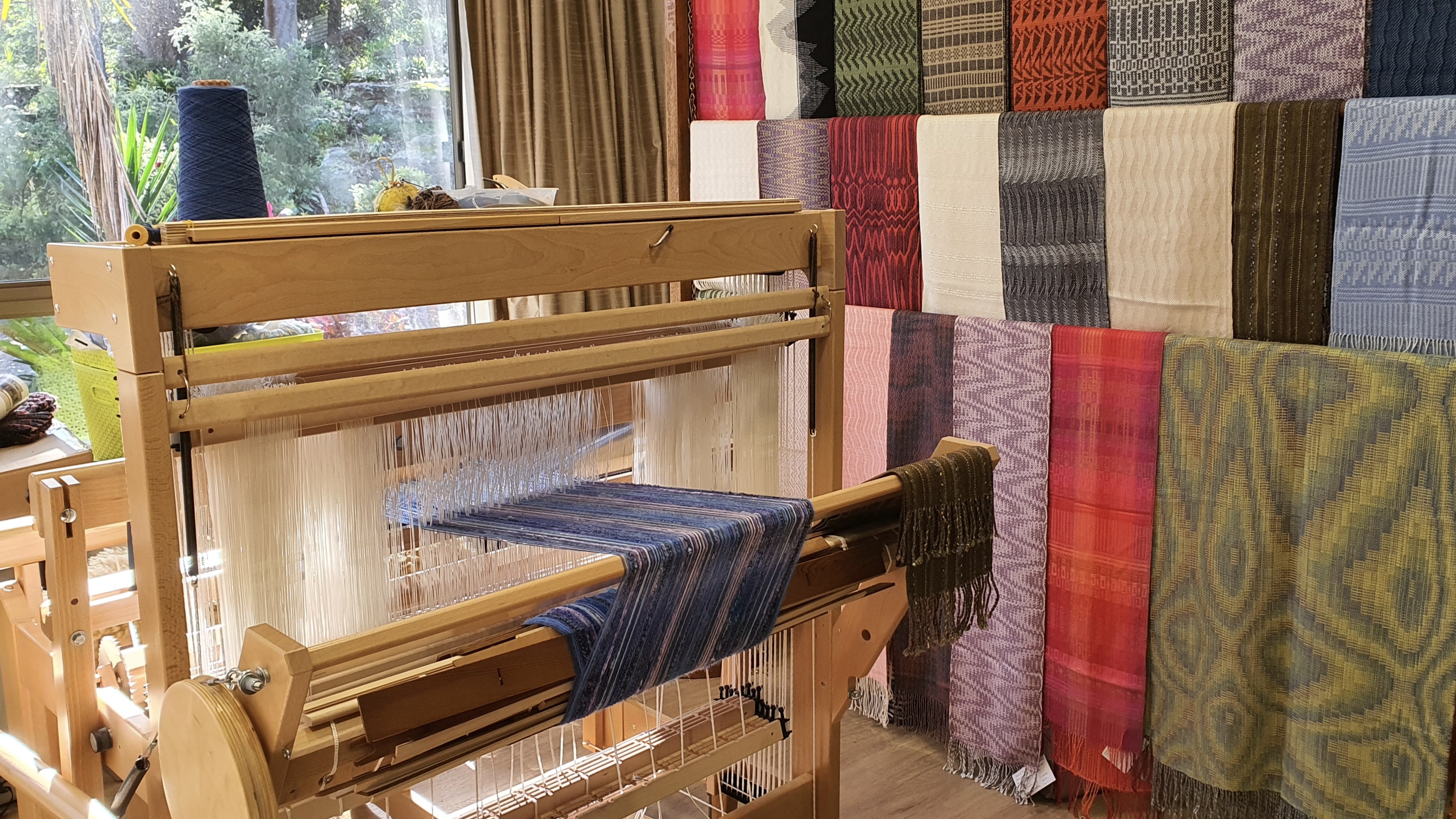 Elizabeth Calnan, Louet spring II loom plus silk wovens Photo: Courtesy of the Artist