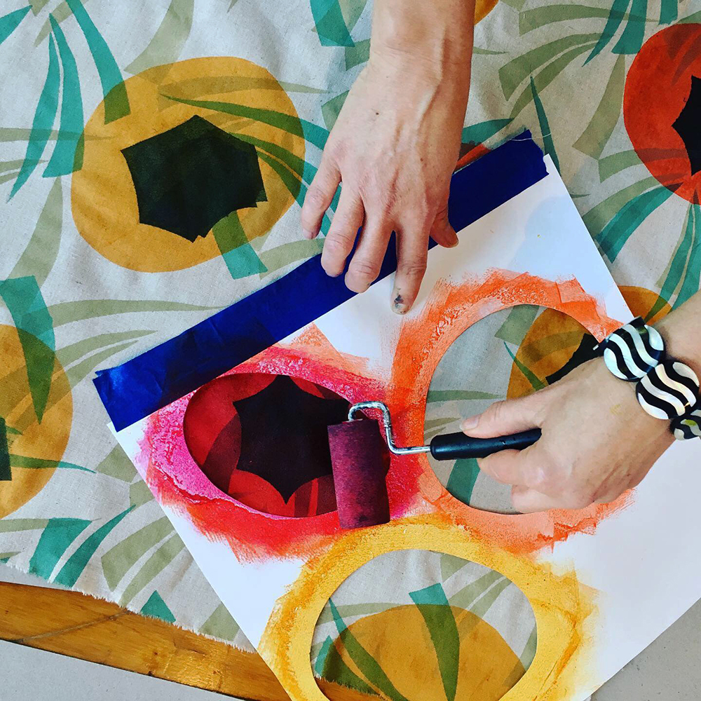 LookDrawPrint, JuliePaterson. Print in progress by Sharon Laycock 2019.